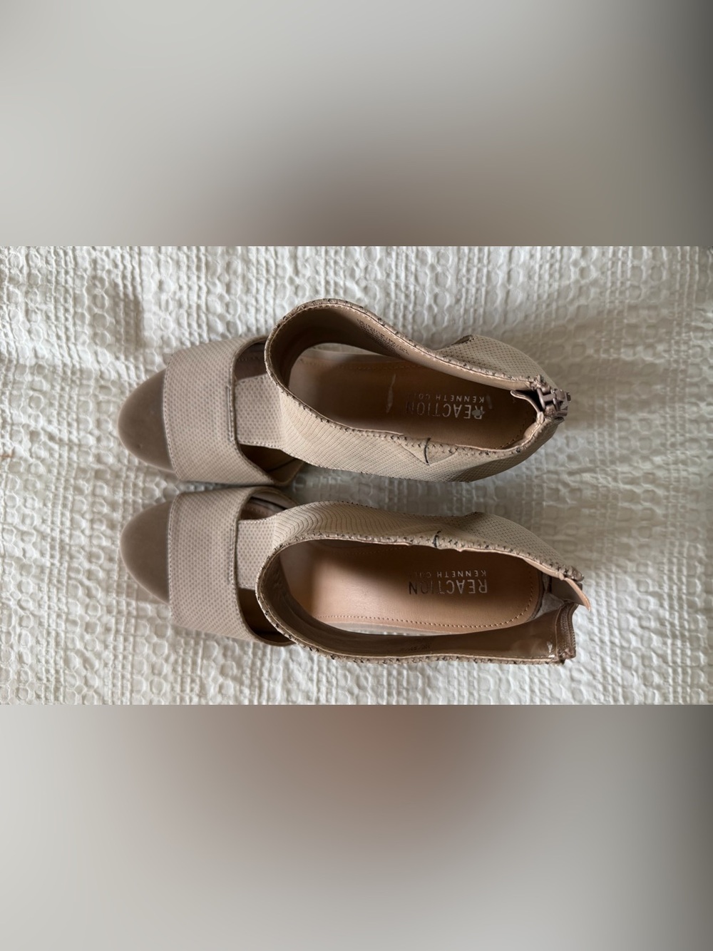 Kenneth Cole Reaction Nude/Beige Peep-Toe Slingback Mules